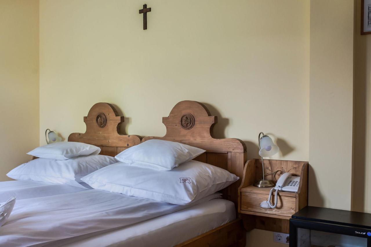 Szent Gellert Borhaz Es Vendegfogado Bed & Breakfast Makó Exterior foto