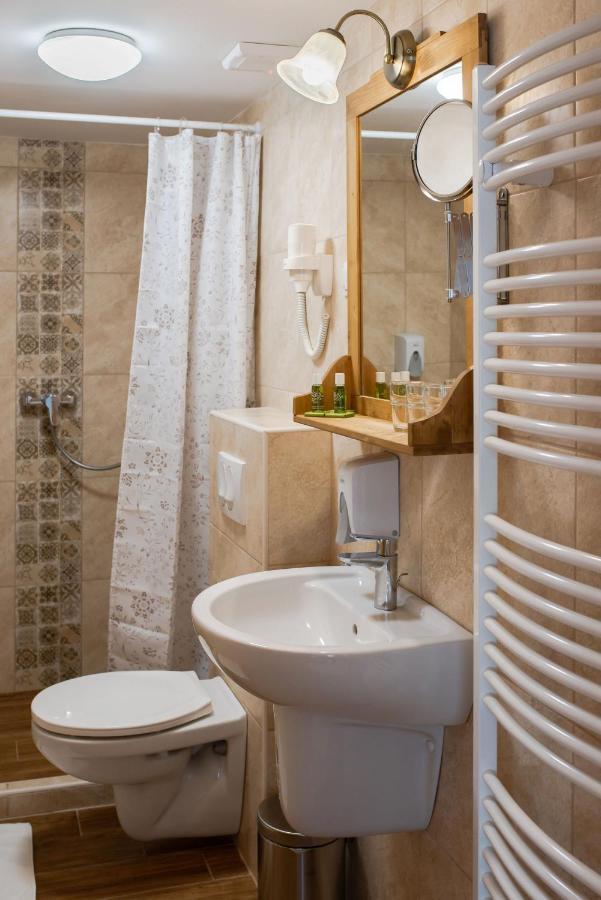 Szent Gellert Borhaz Es Vendegfogado Bed & Breakfast Makó Exterior foto